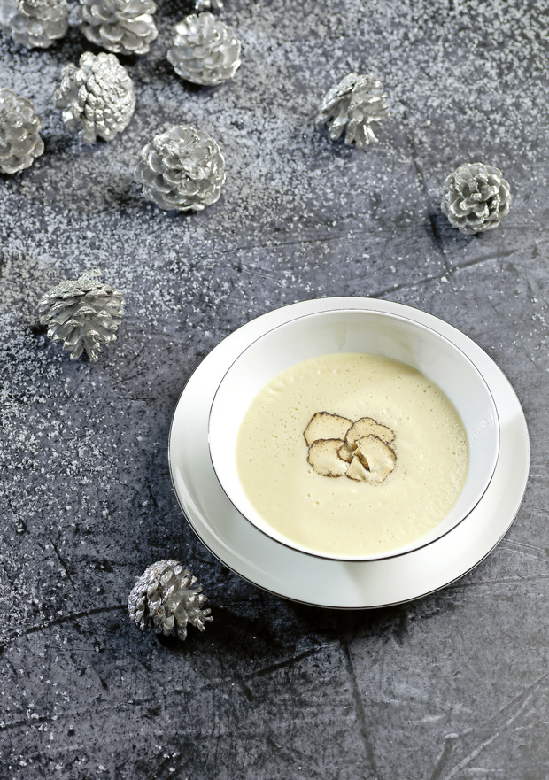 Petersilienwurzelsuppe mit Belper Knolle